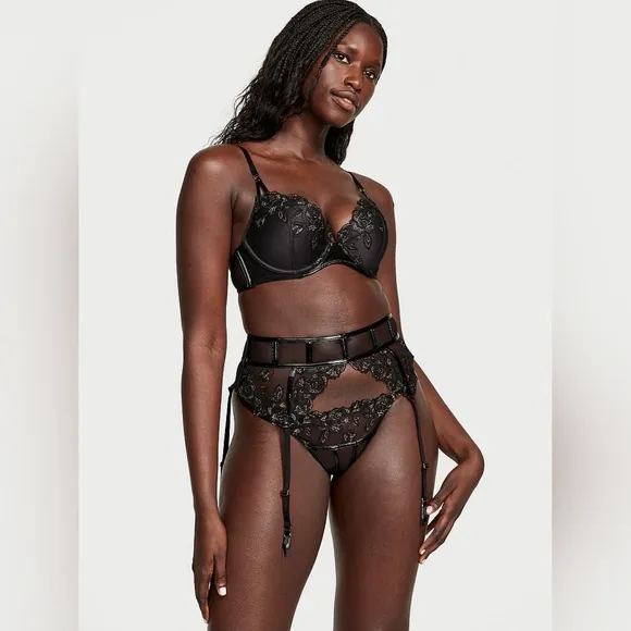 ♣️ Very Sexy Midnight Affair Rose Embroidery Faux Patient Leather Garter Belt ♣️