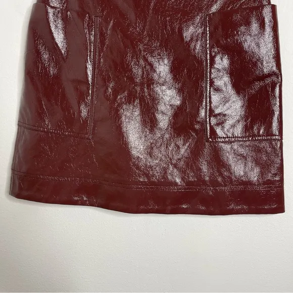 ANTHROPOLOGIE Maeve Cargo Mini Skirt Faux Patent Leather Wine Pockets Size 2