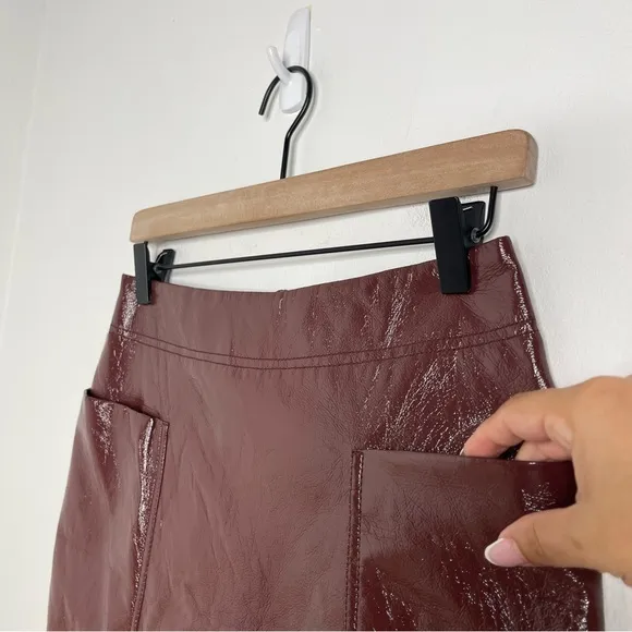 ANTHROPOLOGIE Maeve Cargo Mini Skirt Faux Patent Leather Wine Pockets Size 2