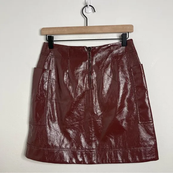 ANTHROPOLOGIE Maeve Cargo Mini Skirt Faux Patent Leather Wine Pockets Size 2