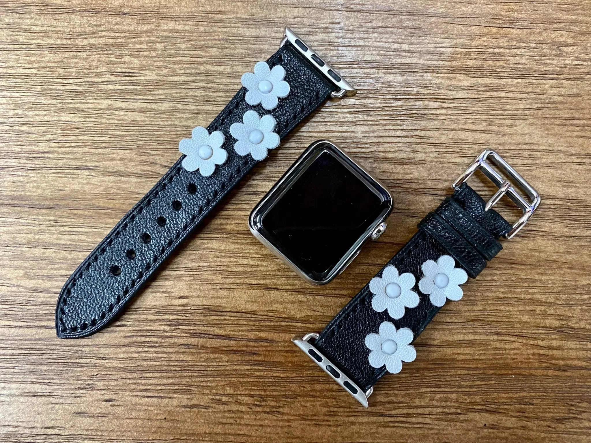Black Genuine Leather Apple Watch Band in White Flower Decoration, Personalise Apple Watch Band in Series 6 40mm, iWatch Customized Band, Gift Ideas for wife