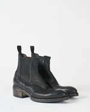 chelsea boot with outer edge