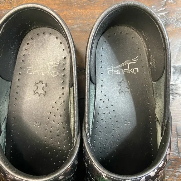 Dansko Professional Women's Pewter Leopard Patent Leather Clog Size 8.5 (EU 39)