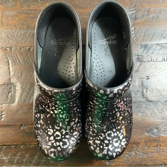 Dansko Professional Women's Pewter Leopard Patent Leather Clog Size 8.5 (EU 39)