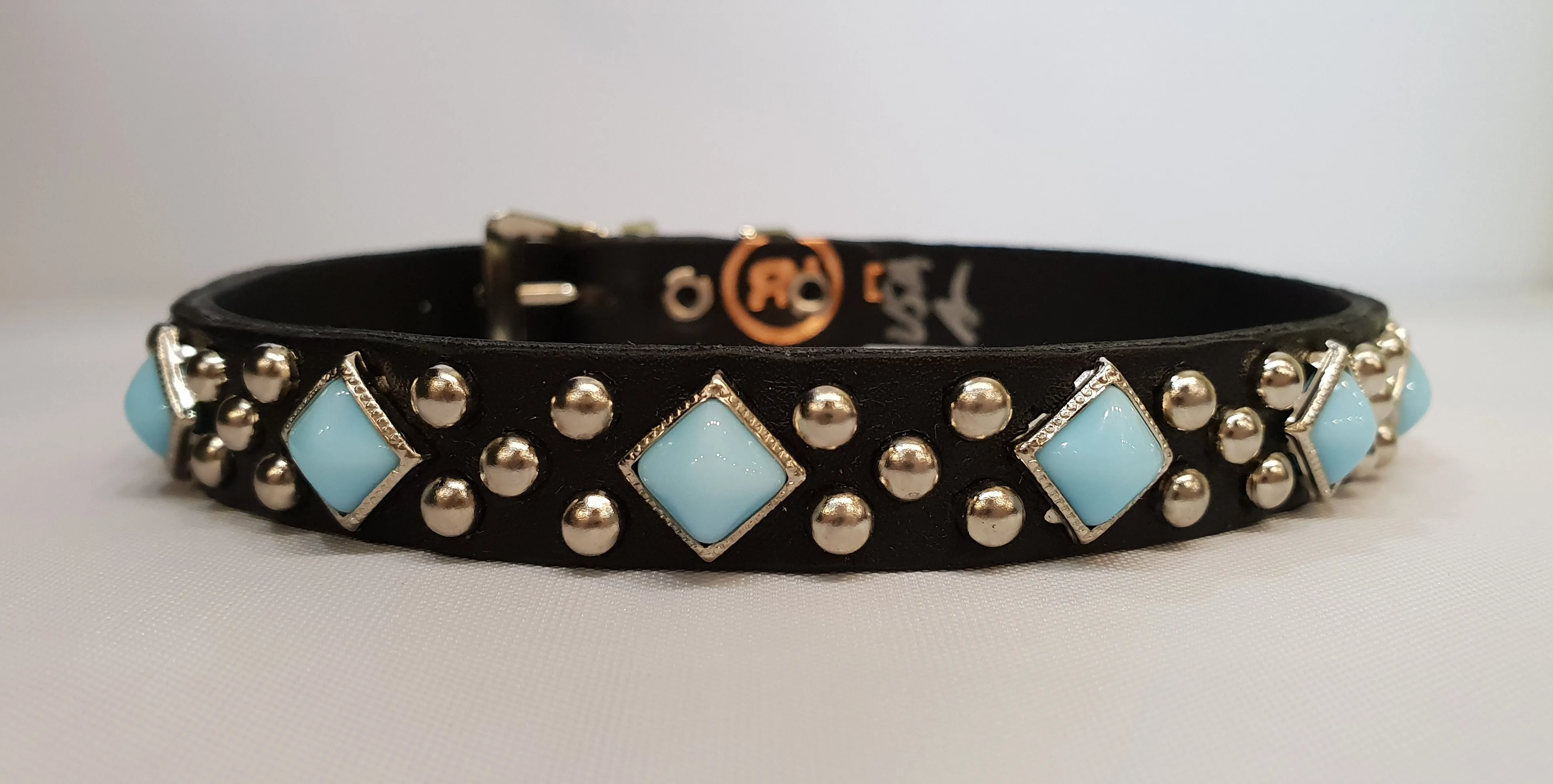 Diamond 1/2" Collar - Black Leather / Turquoise Stones