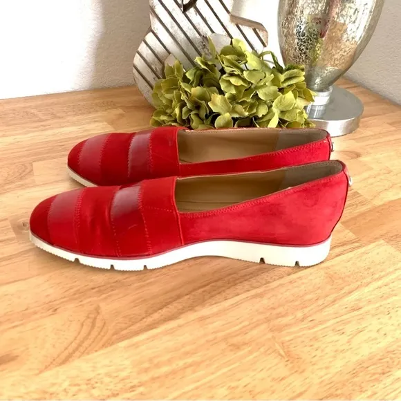 Donald J. Pliner May Women's Pull On Red Loafer Flat Size 7
