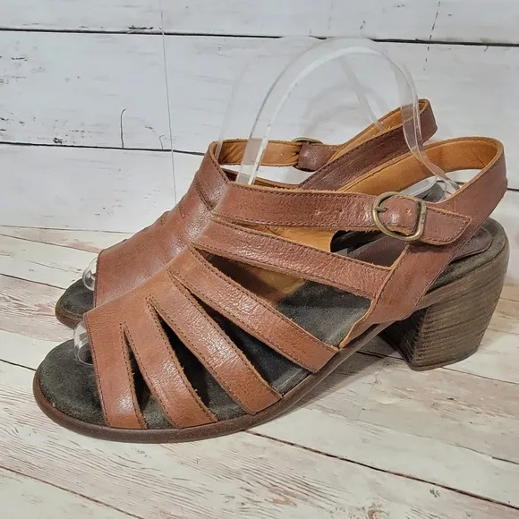 Fiorentini   Baker leather slingback strappy sandal