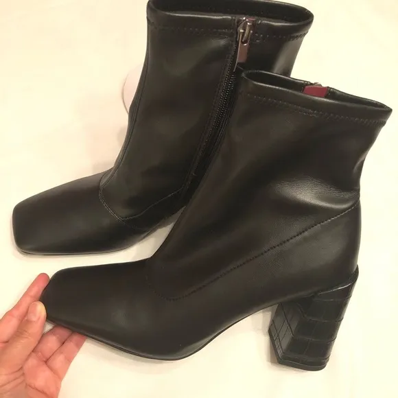 Franco Sarto Harmond Black Stretch leather Boot Square Toe 9 M chunky block heel