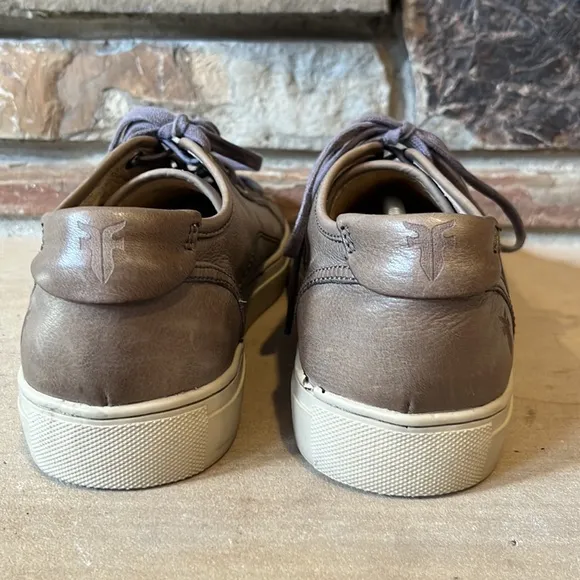Frye Justin Low Lace Up Sneaker Taupe Leather