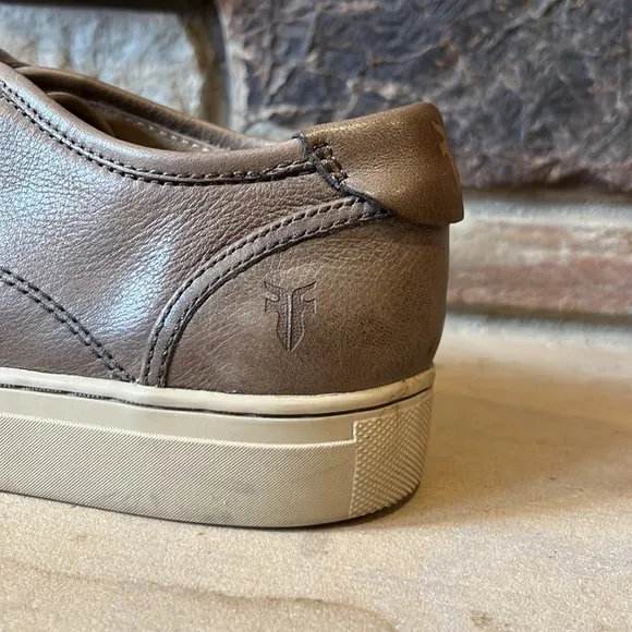 Frye Justin Low Lace Up Sneaker Taupe Leather