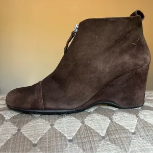 Gentle Souls Ridgual Coffee Brown Front Zip Wedge Heel Suede Boots Women's 6.5