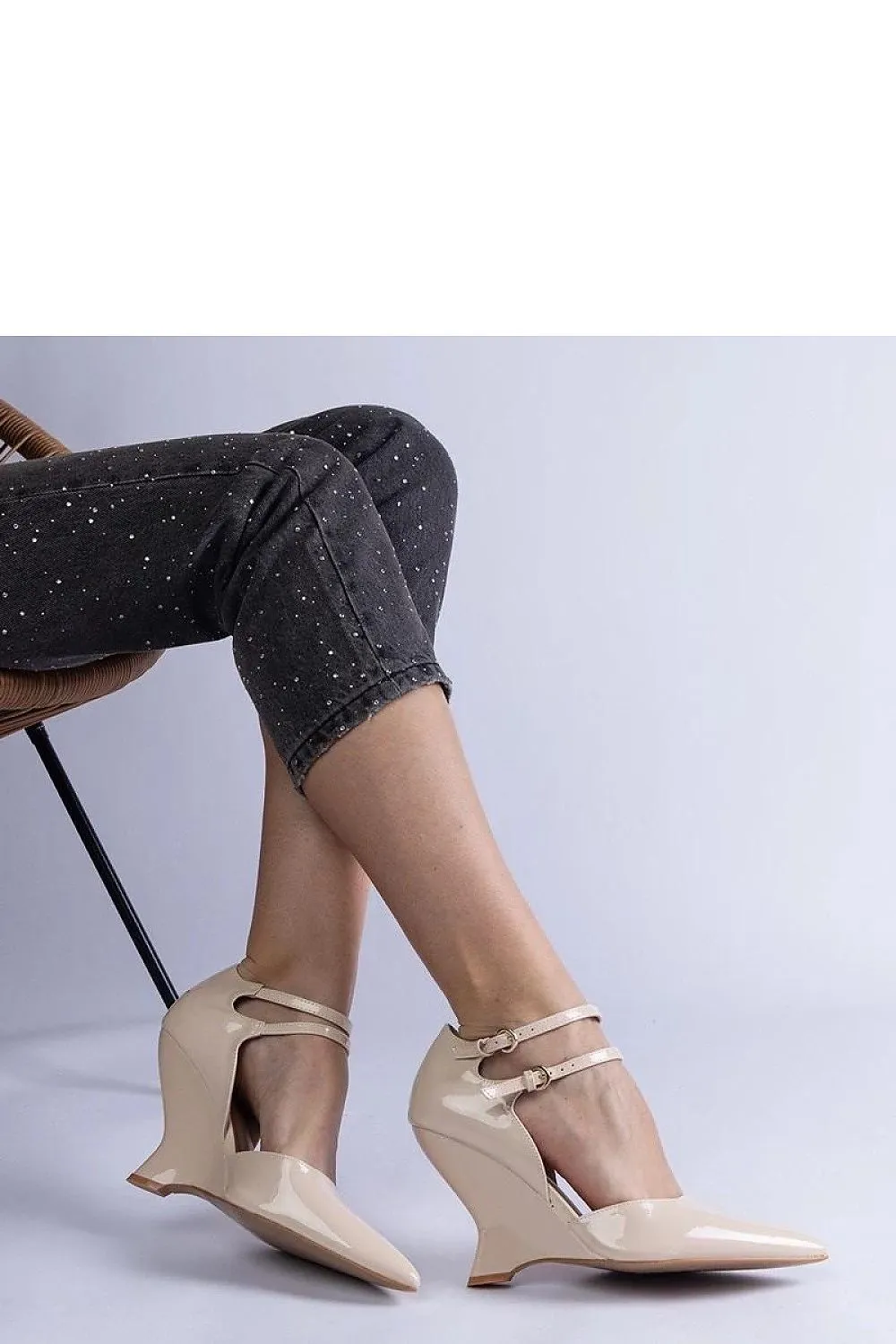 Heel pumps
