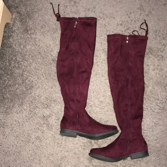 ✨Knee high faux suede boots