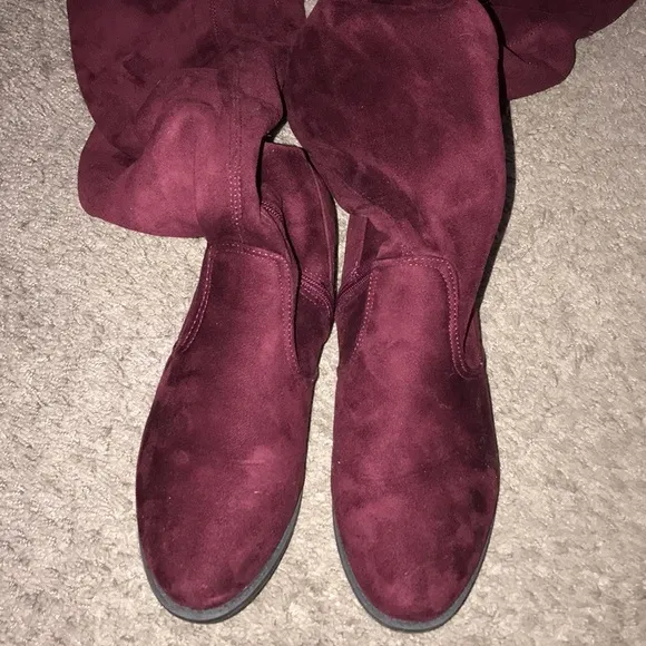 ✨Knee high faux suede boots