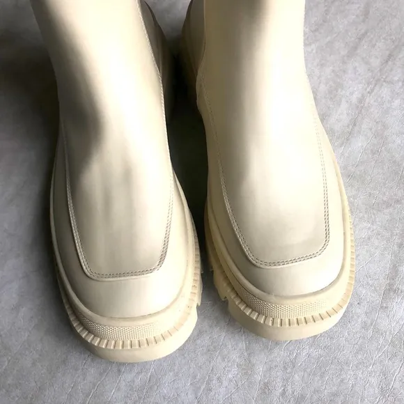 Lane Bryant Woman’s Dream Cloud Faux-Leather Super Lug Bootie Cream Size 7W