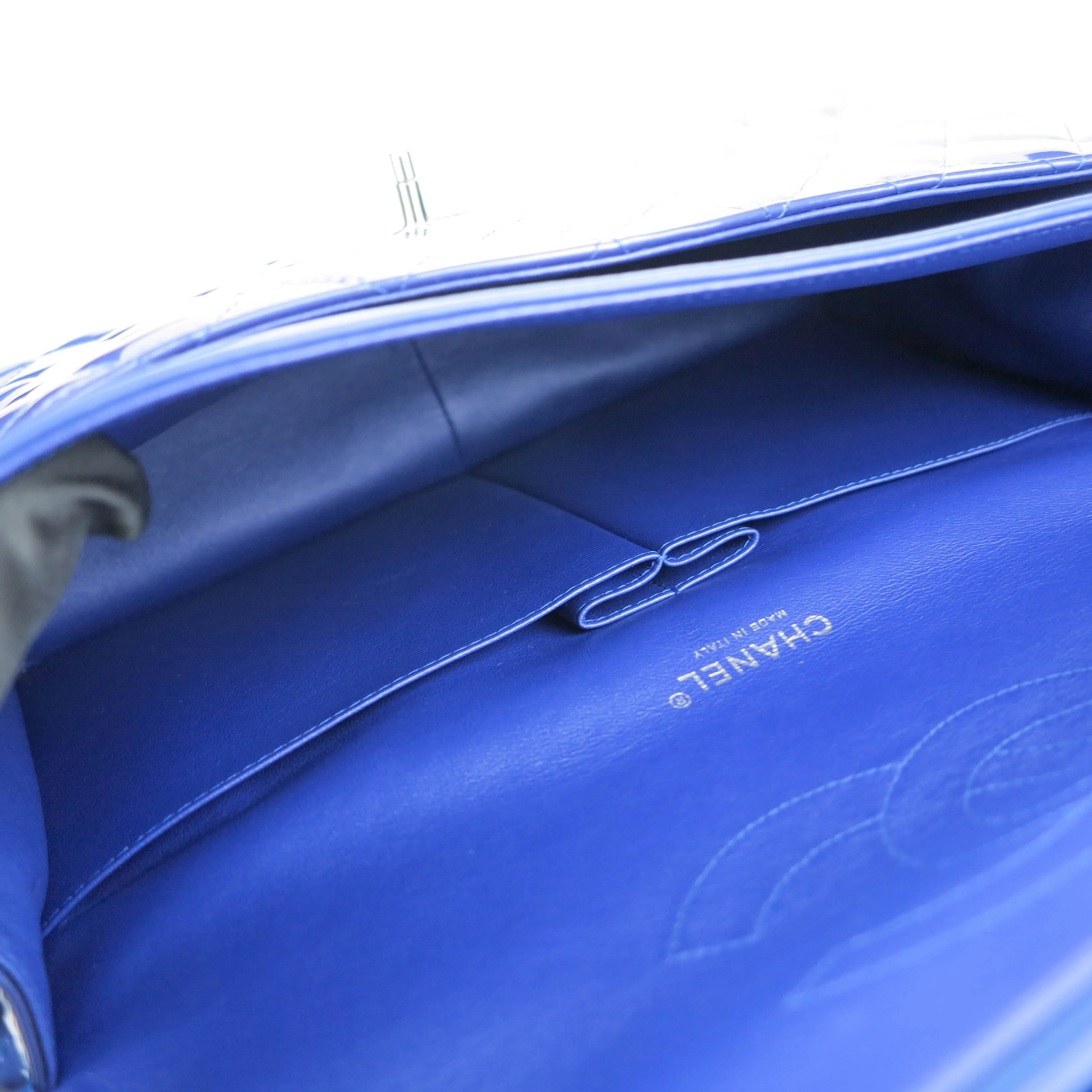 Maxi Jumbo Classic Double Flap Bag in Blue Patent Leather