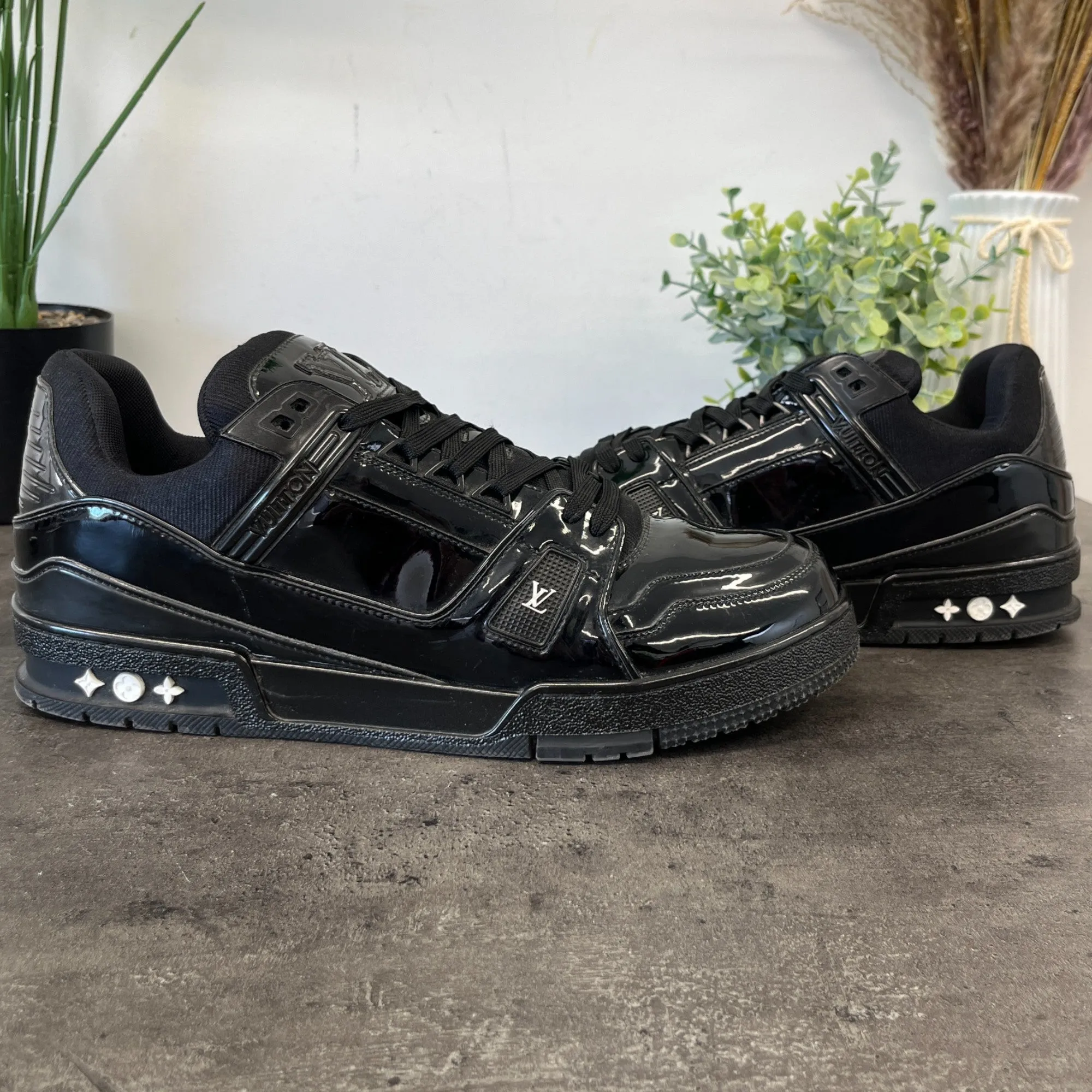 Men's Lv Low Trainers Black Size EU 44 / UK 10