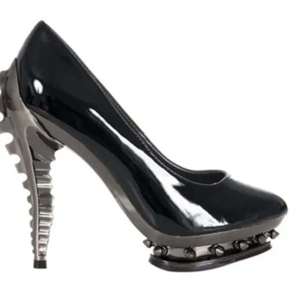 Metropolis black spiked 4 inch heel