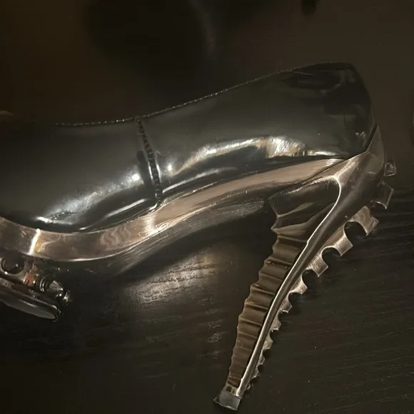 Metropolis black spiked 4 inch heel