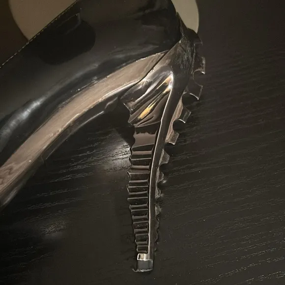 Metropolis black spiked 4 inch heel