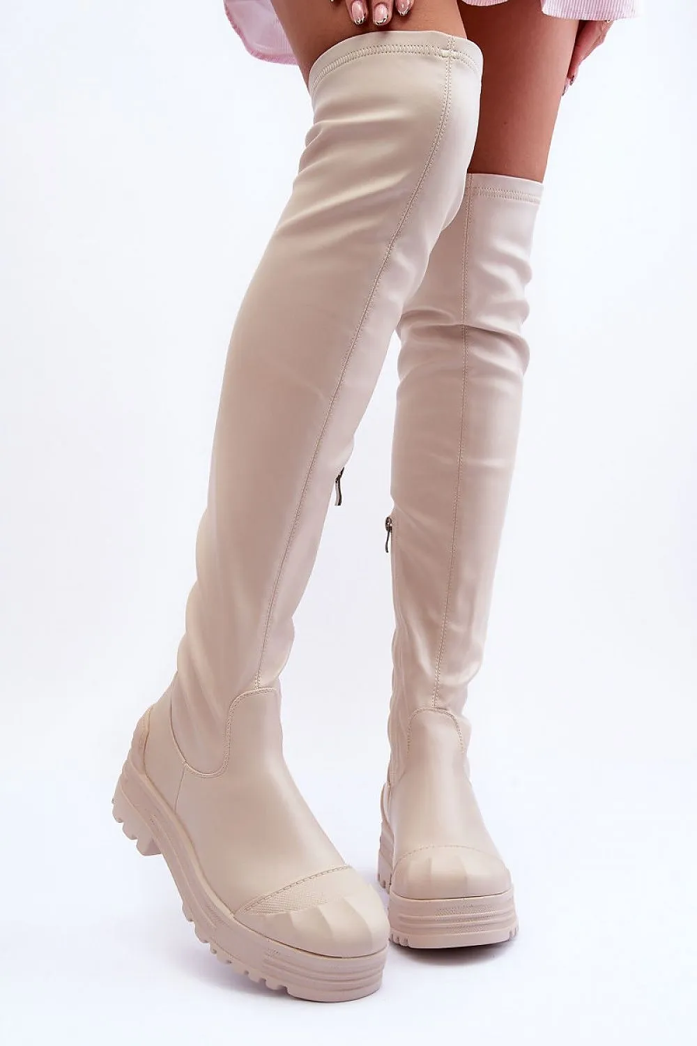 Musketeer boots