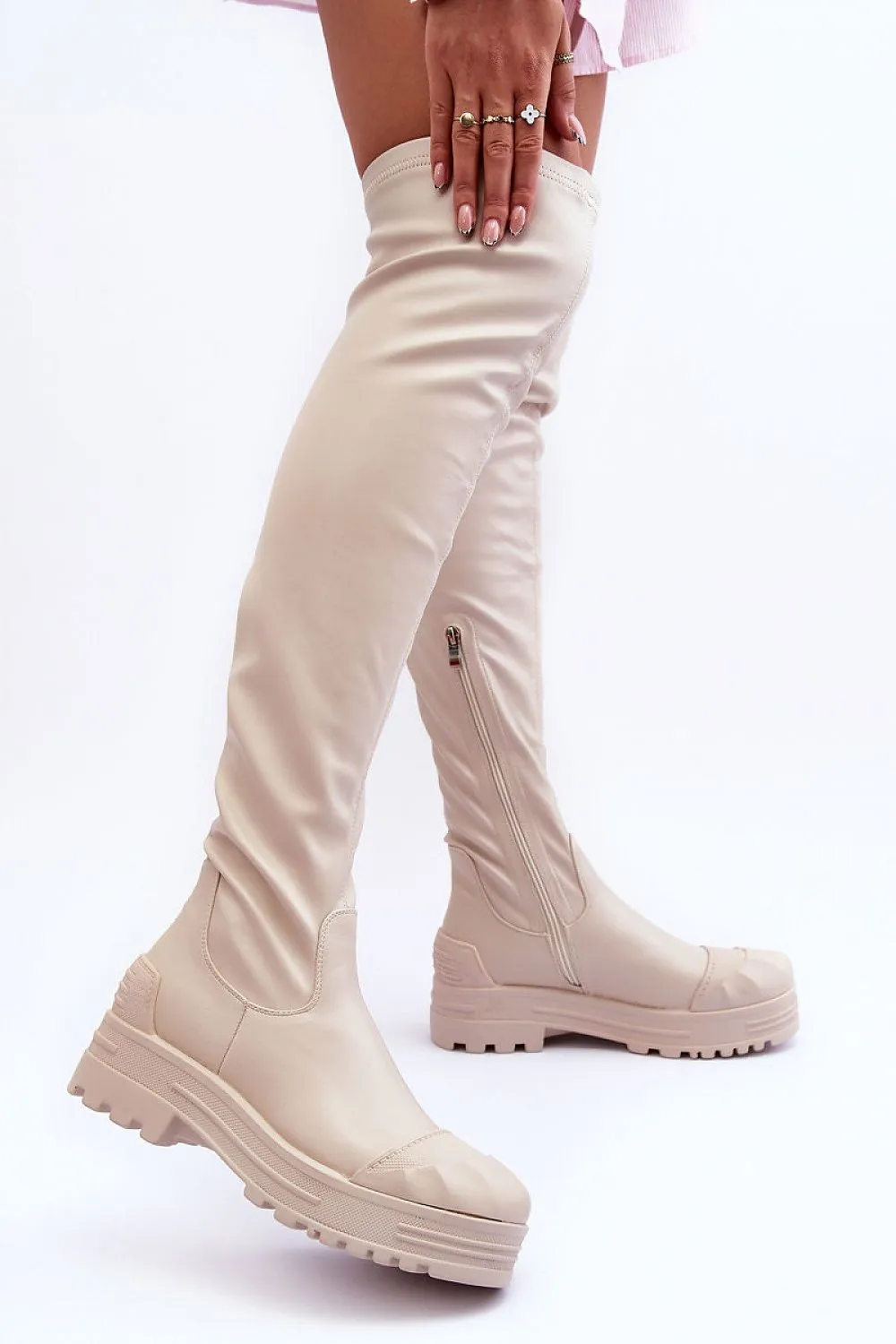 Musketeer boots