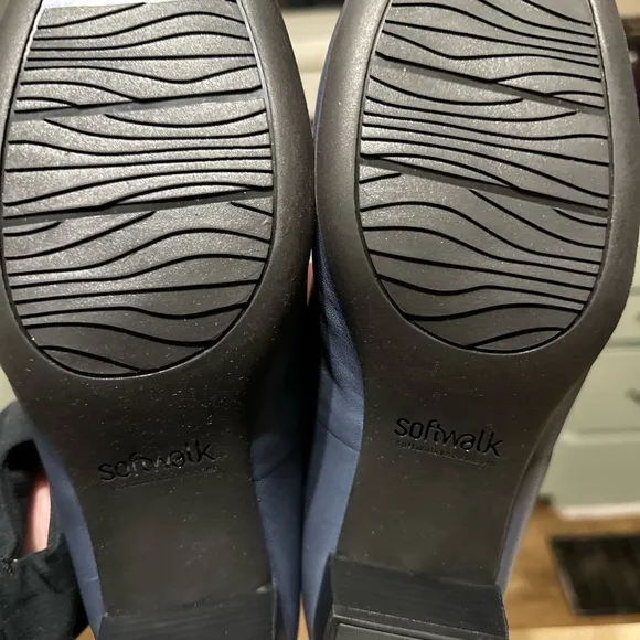 NEW SoftWalk Navy Pumps Lynn Size Women’s 9.5