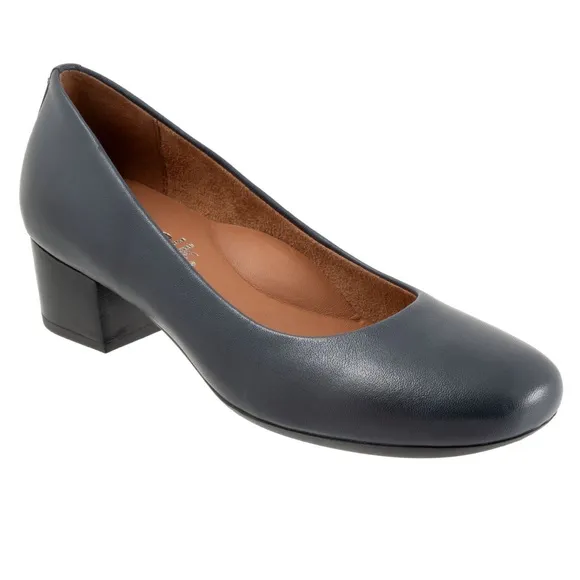 NEW SoftWalk Navy Pumps Lynn Size Women’s 9.5