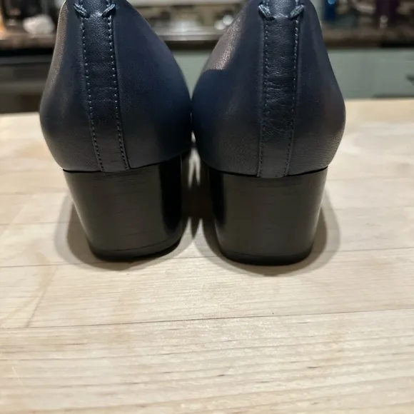 NEW SoftWalk Navy Pumps Lynn Size Women’s 9.5