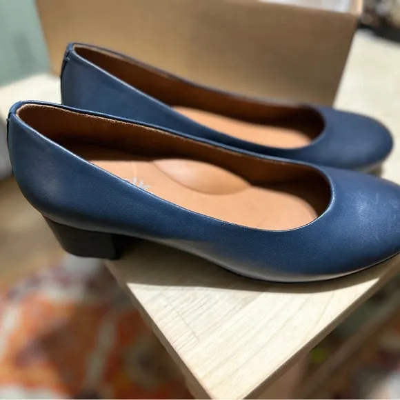 NEW SoftWalk Navy Pumps Lynn Size Women’s 9.5