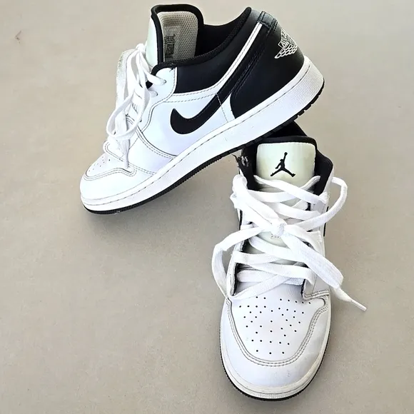 Nike Air Jordan 1 Low Reverse Panda White Black Boy's Sneakers Size 6.5Y
