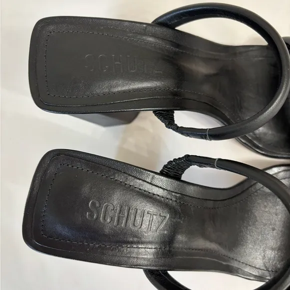 SCHUTZ Ully Napa Leather Sandal in Black - Size 6