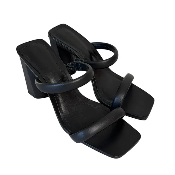 SCHUTZ Ully Napa Leather Sandal in Black - Size 6
