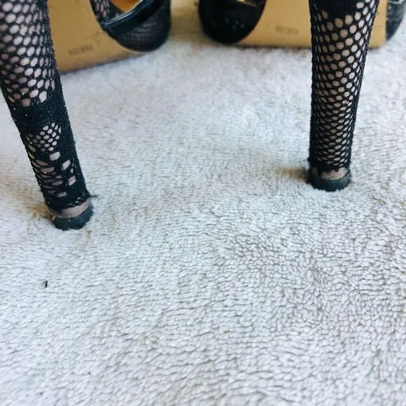 Sole Society Black Lace So Nicola Pointed Toe T-Strap Stiletto Pump
