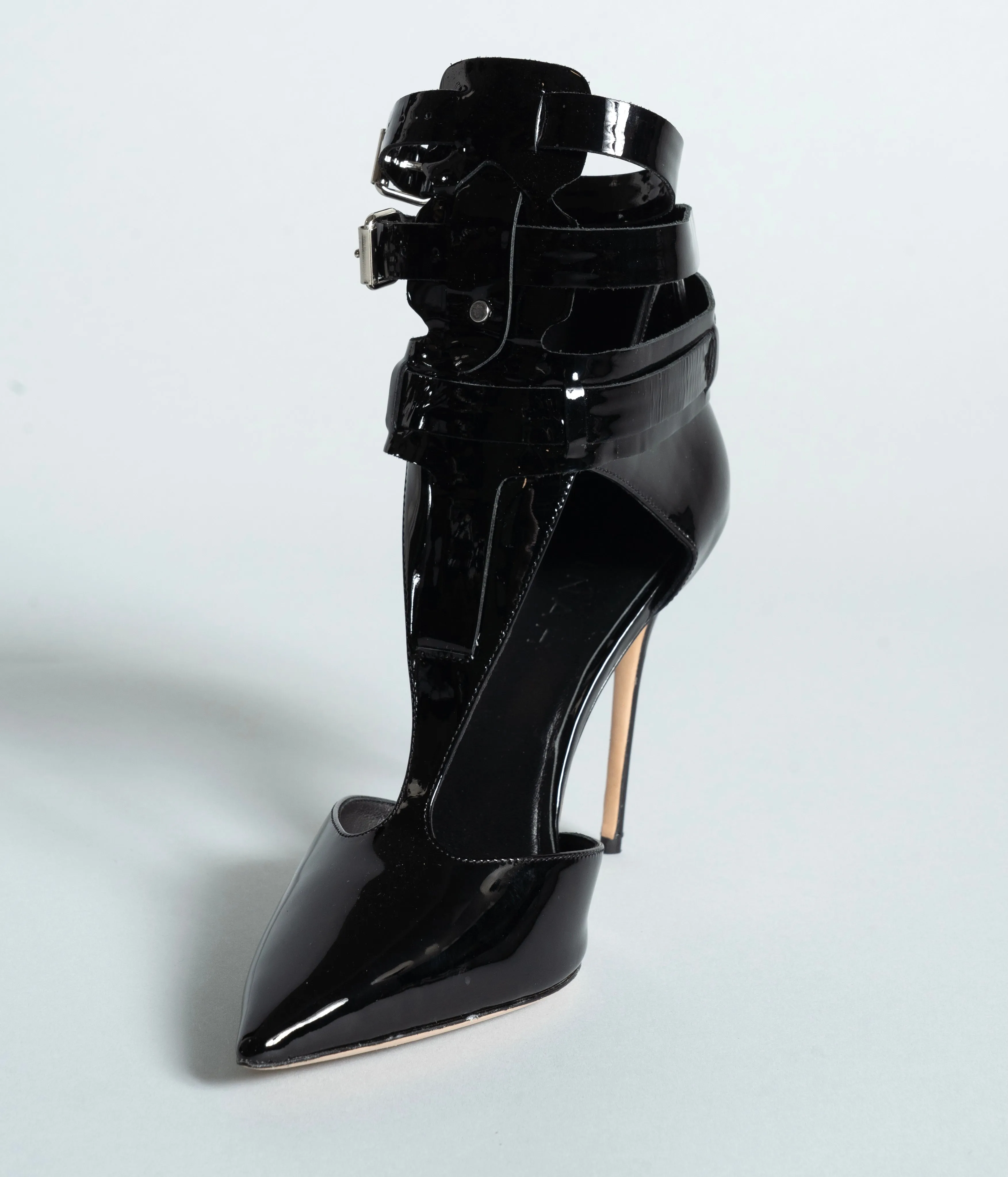 T-STRAP PUMP BLACK