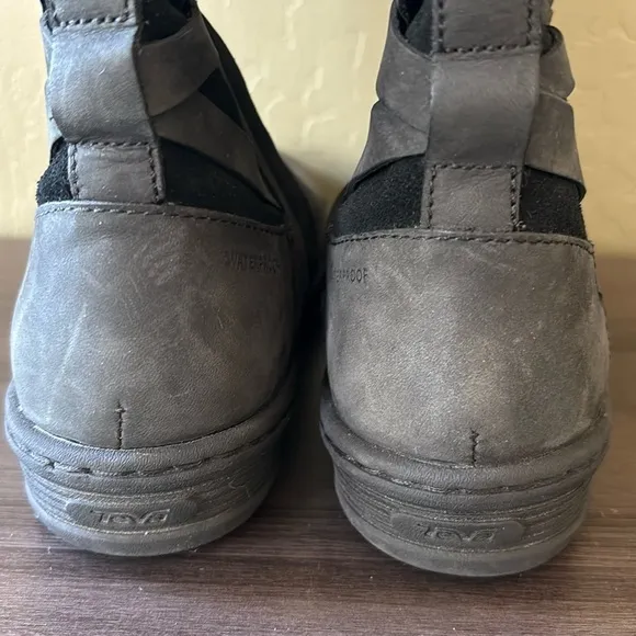 Teva Figueroa Black Nubuck Leather Fleece Lining Waterproof Boot Size 6