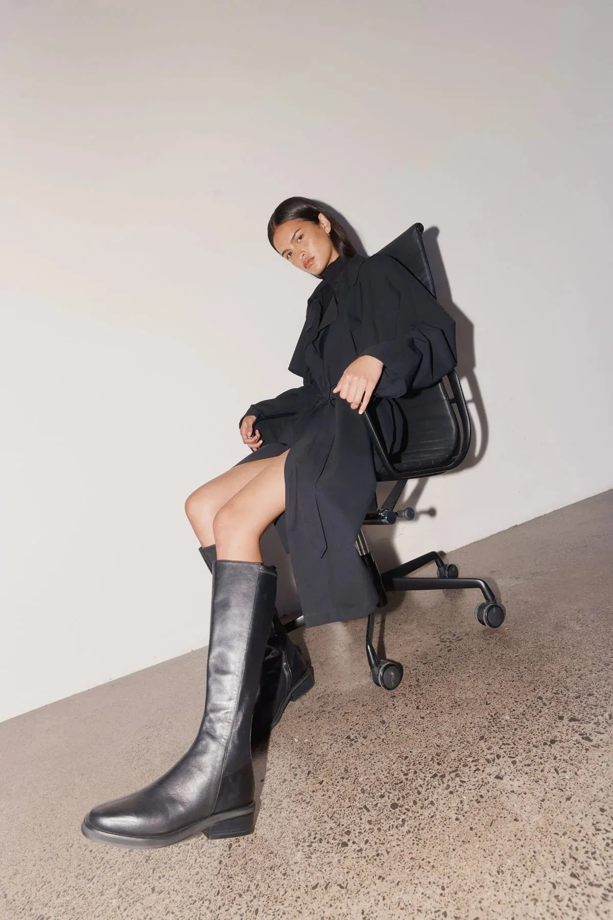 Vikki | Black