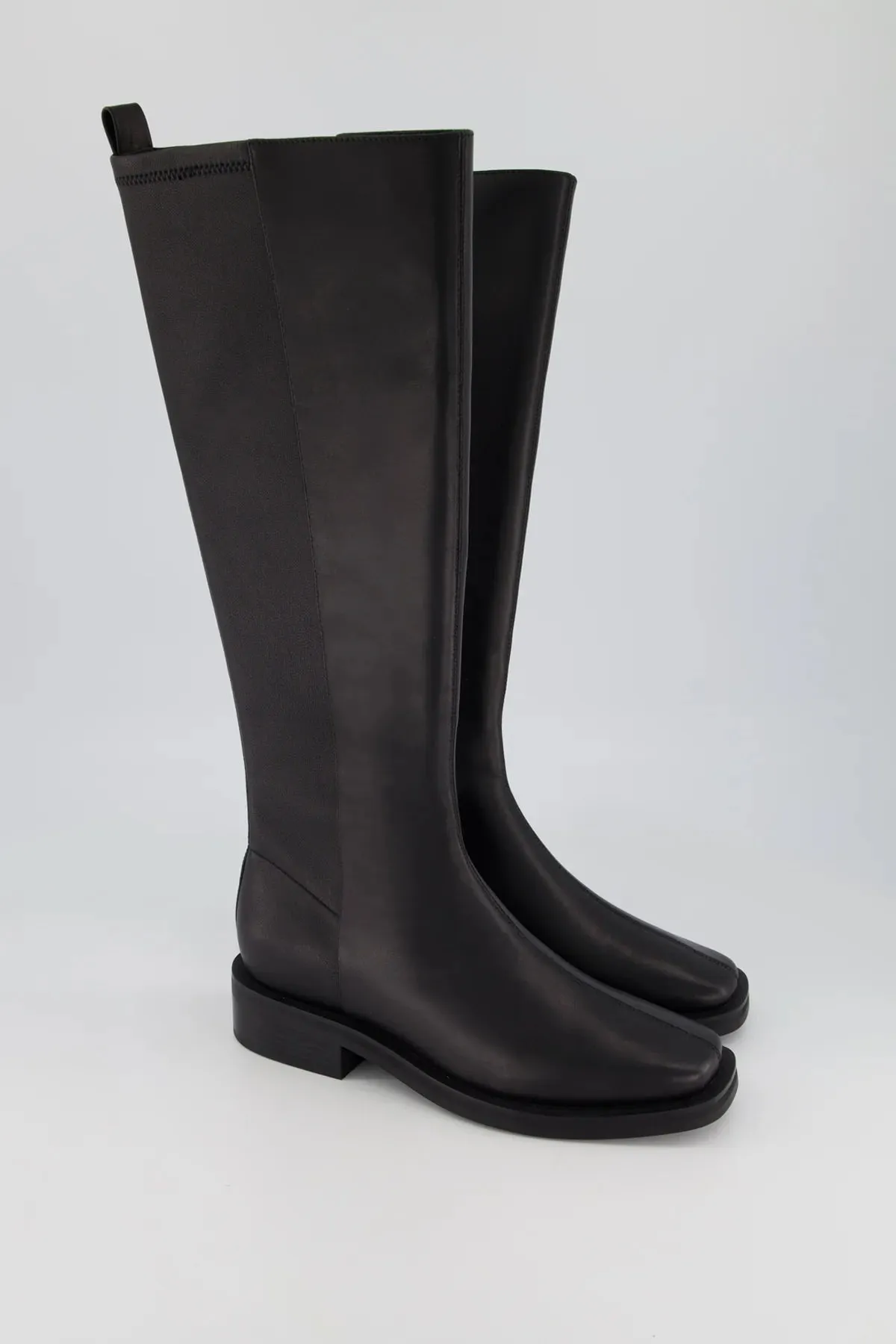 Vikki | Black